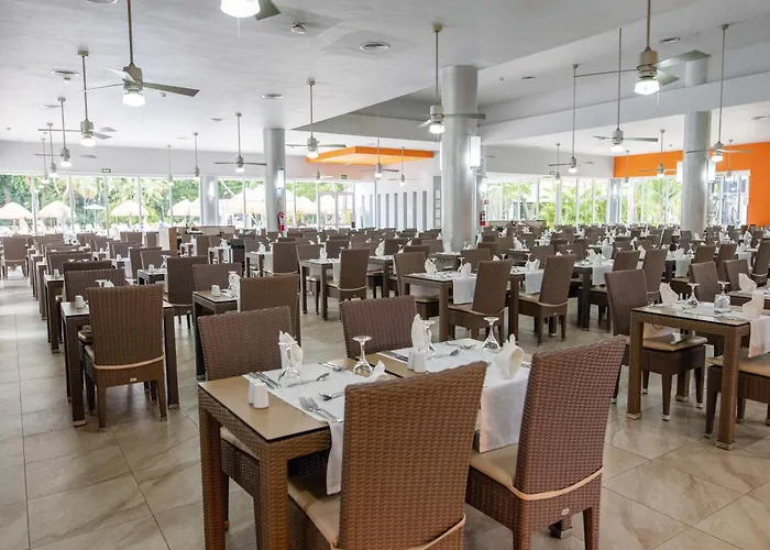 Resort Riu Lupita